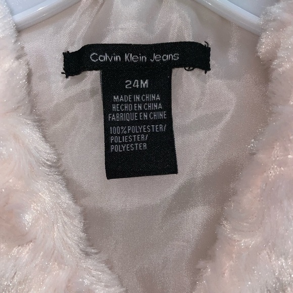 3/$10 Faux Fur Vest (24 Mths) - Picture 3 of 7